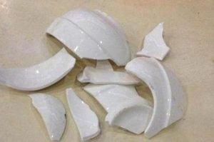 夜碎碗兆：揭秘风水与心理寓意