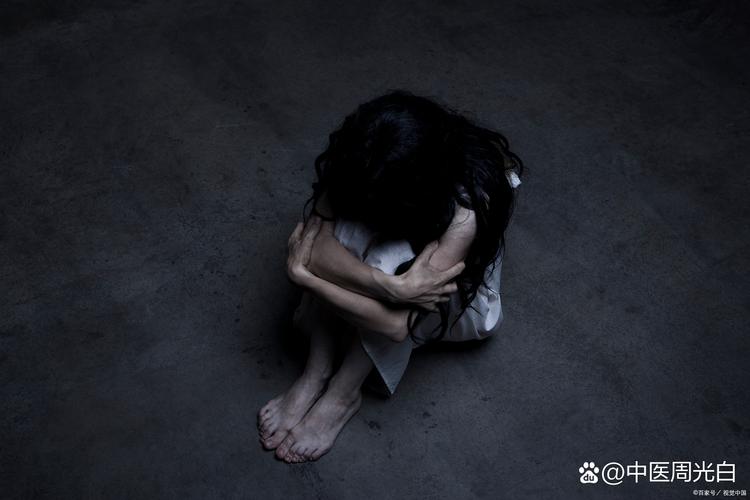 破解抑郁：哭泣奥秘与科学疗法全面指南