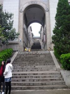 人流后两条红线消失时间及影响因素