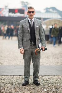 为何有人长期穿同一件衣服