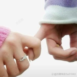 牵手背后的爱情含义：情感与关系的微妙信号