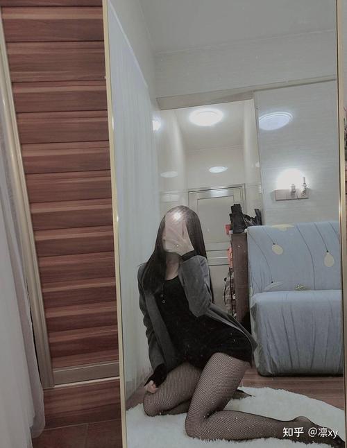 前任情结：复合还是放手？情感迷局中的自我救赎之路