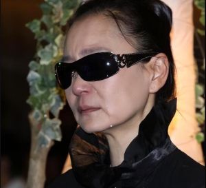 前男友重逢，婚姻信任大考验：如何智慧维系？