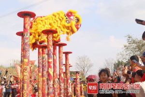 女人梦见庙会热闹的财运寓意解析
