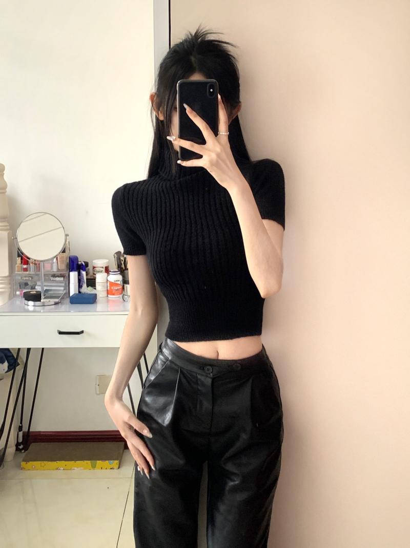 黑色服饰：心理与时尚的深层解读