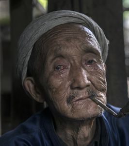 命运因果与苦命人：民间故事揭示人生轮回之谜