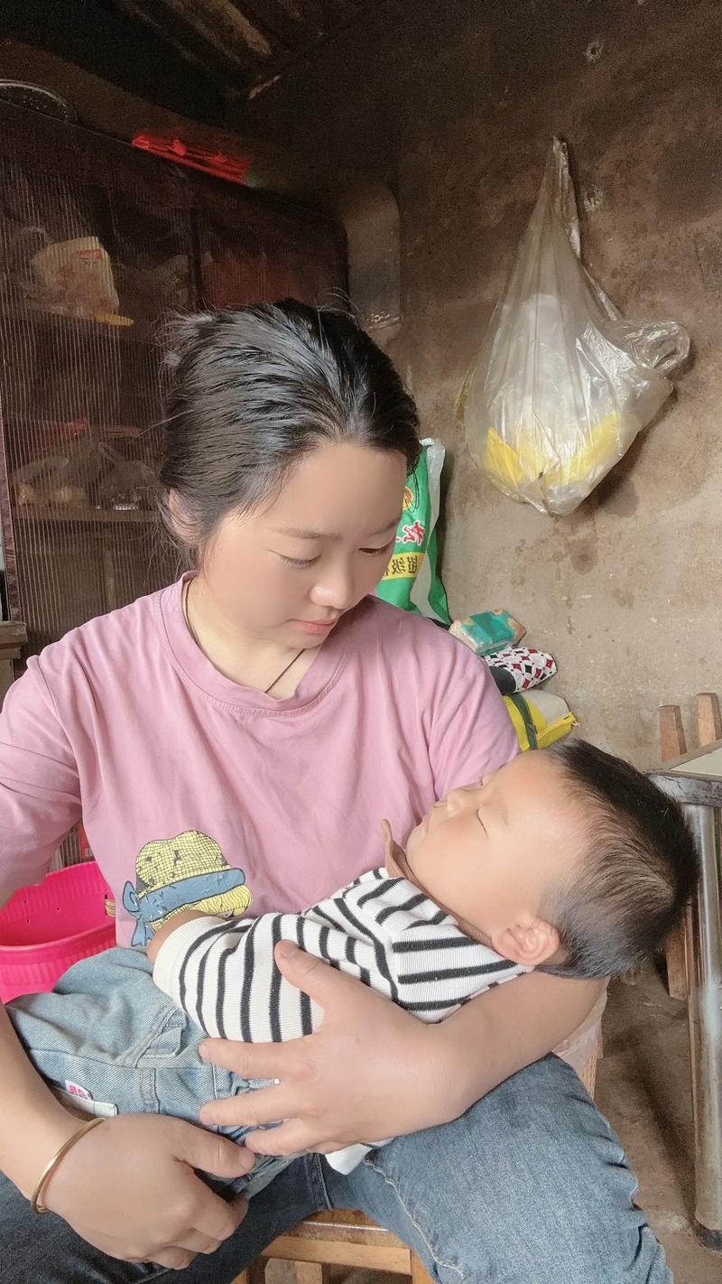 情史丰富女生：相亲中的爱情冒险与成长