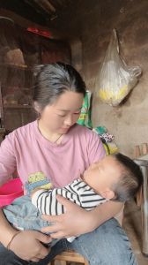 情史丰富女生：相亲中的爱情冒险与成长