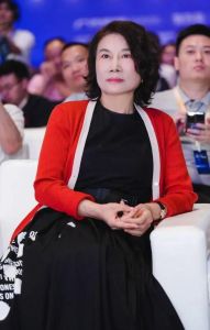 少奶奶命面相眉清目秀耳珠圆润背后的命运秘密