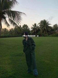 墨绿色女性的性格奥秘：深沉稳重与内敛魅力