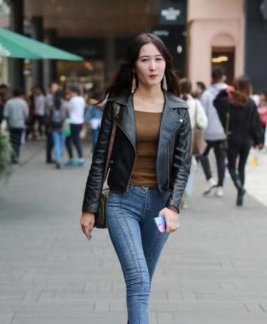 黑色穿搭攻略：打造气场女王，优雅显瘦秘籍