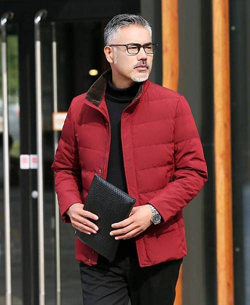 老男人穿艳色服装：独特性格之谜