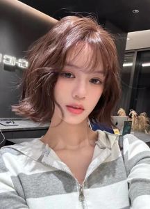 暖色系色彩搭配指南：提升形象，拥抱春日明媚