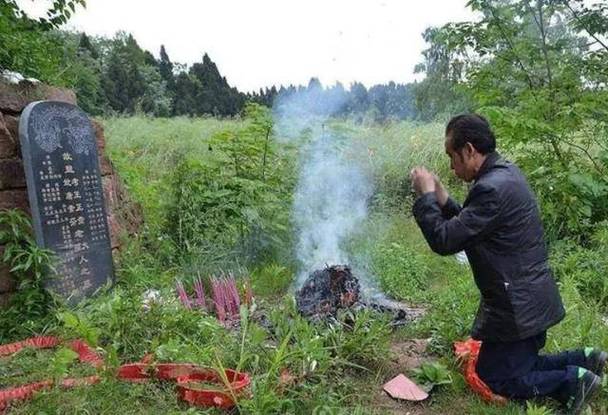 祖坟风水与健康：家族命运与癌症关联