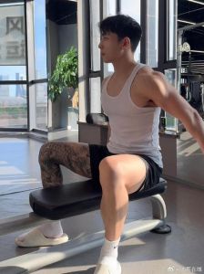 健身男性魅力健康自律，青春永驻