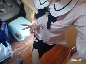 男孩穿女装：心理社会原因与应对策略