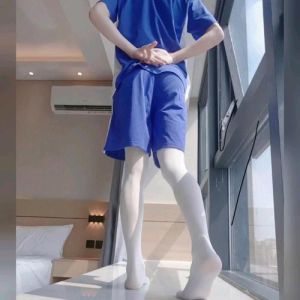 男孩穿女装心理解析：多元社会下的性别认知探索