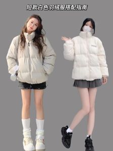 冬日白韵：白色服饰女生的独特魅力探秘