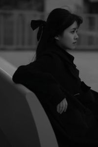 黑白控的性格密码与情感世界