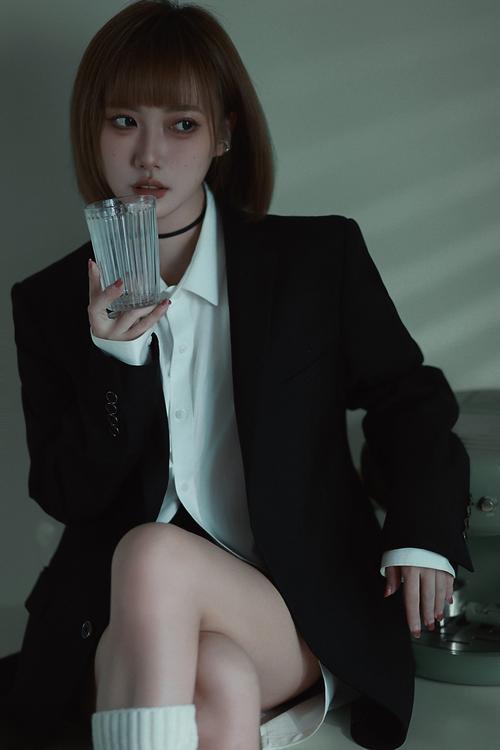冷色调女生：独特性格与色彩偏好