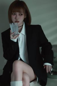 冷色调女生：独特性格与色彩偏好