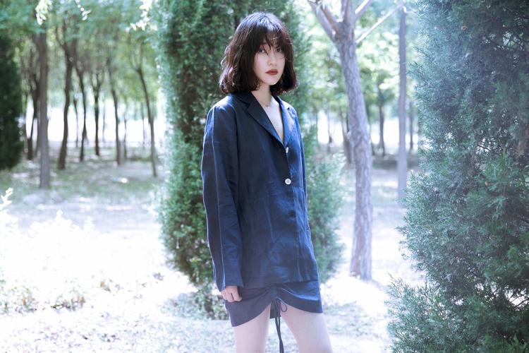 冷色调女生：独特性格与色彩偏好