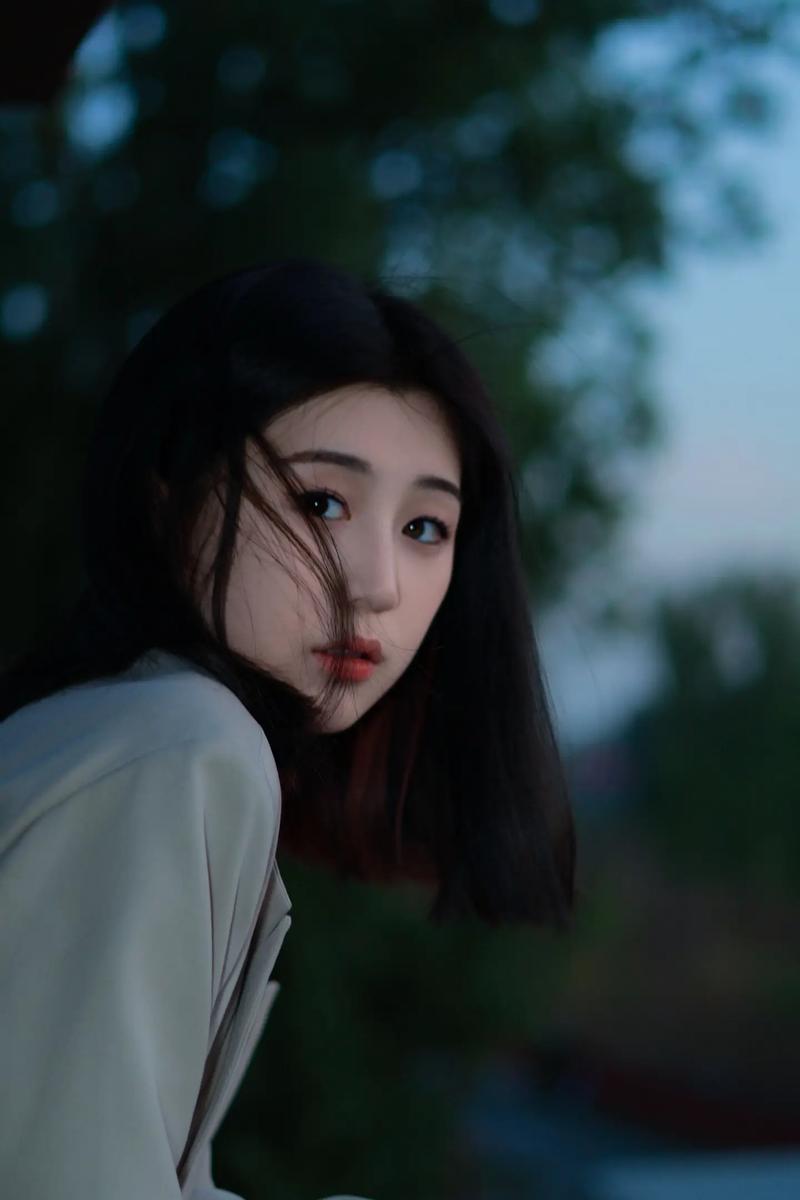 自带清冷气质女生：如何打造独特魅力