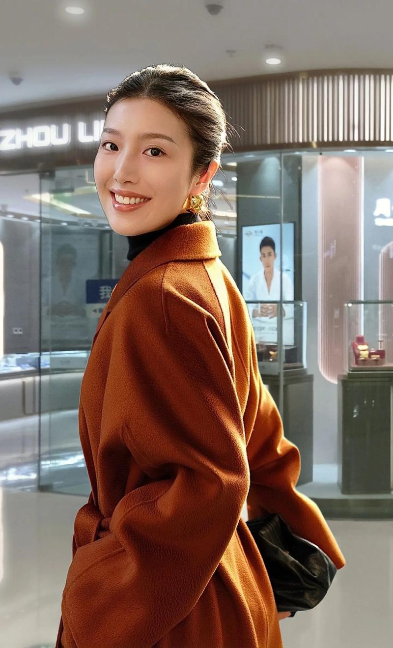 暖色系女生：热情活力，色彩中的性格秘密