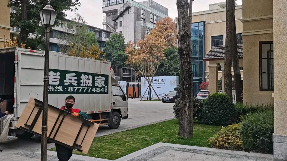 女人梦到手出血的吉兆含义及生活启示