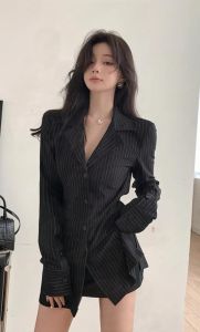 衬衫穿搭：知性女性的时尚密码