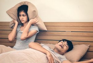 离婚后男人心结：前妻情感纠葛解析