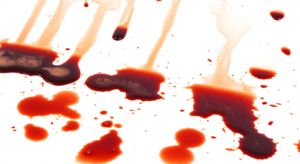 解密血腥梦境：事业困境健康警钟与生活启示