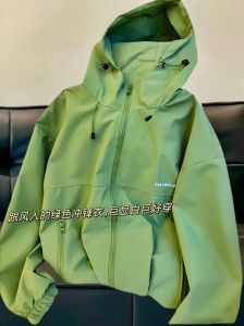 绿色心理暗示：男女情感中的色彩密码