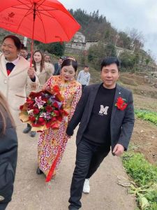 梦解析：二婚婚礼预示好运，人际交往需谨慎