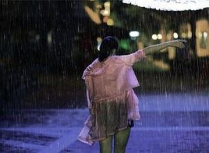 梦境解析：开门遇女人预示