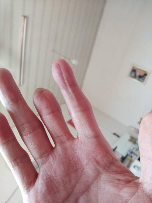 男人好奇前任的深层心理动机