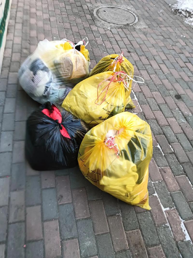 旧被子搬家新归宿：情感实用与风水解析