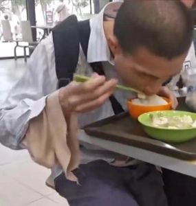 天才的独与共：社交与独立的艺术