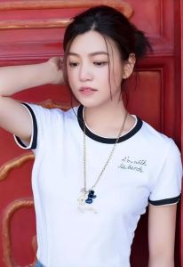 不合群女生：独特魅力之谜