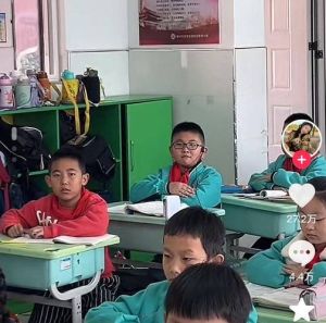 孩子课堂爱说话？五大策略助你引导专注！