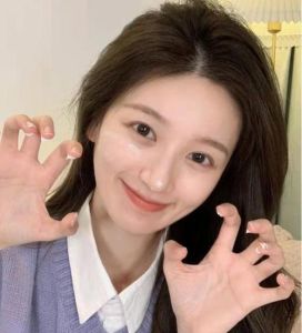 天生通灵女性神秘面相与独特气质