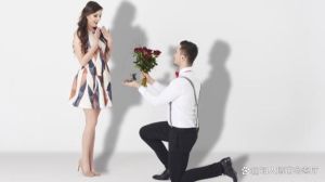 单身女性梦见被求婚：梦境解析与成长启示