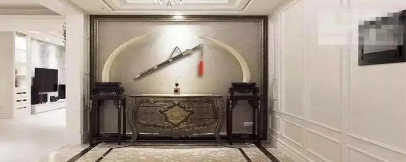 镇宅宝剑风水摆放：神秘力量守护家安宁秘诀