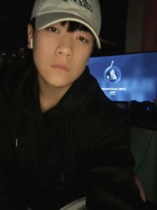 沉默内向男：心理成因与相处之道