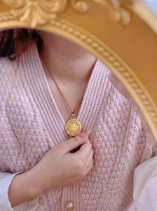 五行饰品指南：属金者提升运势魅力秘籍