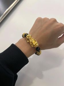 女性招财手链指南：挑选秘籍，财运滚滚来