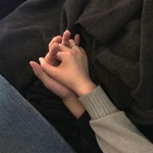男生未表白牵手之谜，情感边界探讨