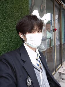 男性制服情结：心理动机与文化解读