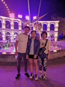 贵子降世：家族荣耀与温馨家庭故事