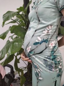 梦见怀女孩的寓意与吉凶解析